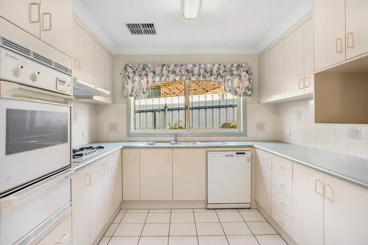 Sixth view of Homely house listing, 2 Kerferd Court, Wodonga VIC 3690