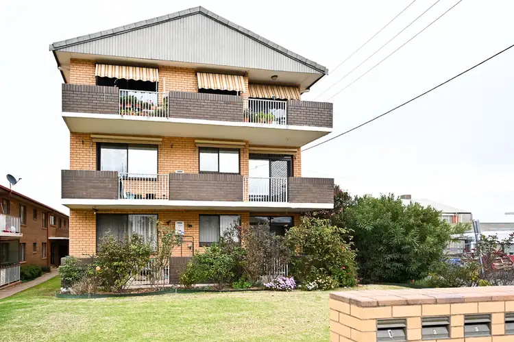 2/14 Church Street, Leeton NSW 2705