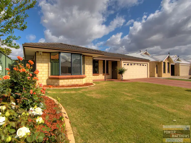 14 Steineck Way, Wattle Grove WA 6107