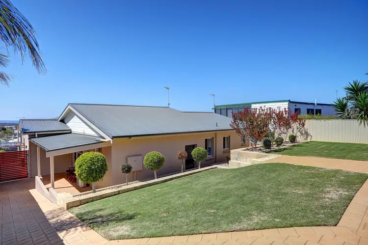 1 Kinmont Ave, Port Lincoln SA 5606