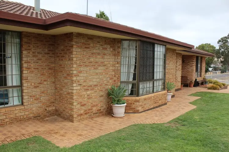 3 Cecil Rd, Northam WA 6401