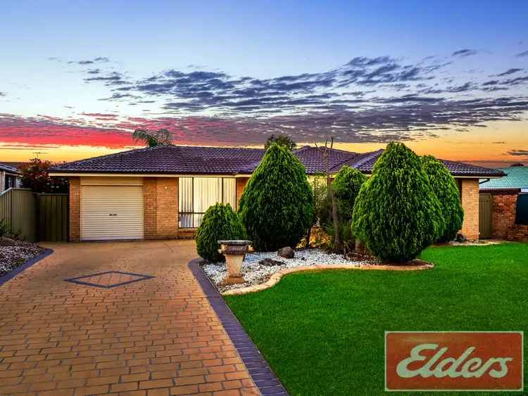 15 Stoke Crescent, South Penrith NSW 2750