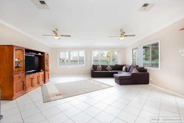 Fifth view of Homely house listing, 10 Stanley Close, Woodberry NSW 2322