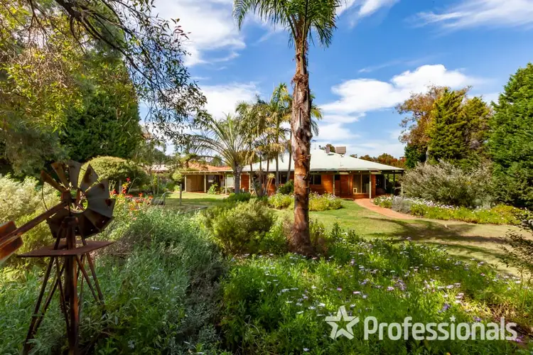 11 Waterside Pass, Byford WA 6122