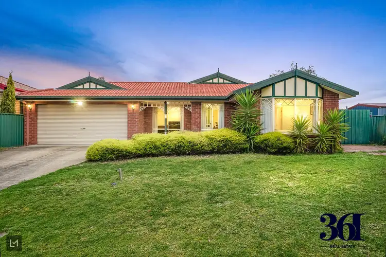 11 CUTHBERT PLACE, Burnside VIC 3023