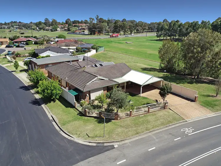 22 St Helens Park Drive, St Helens Park NSW 2560