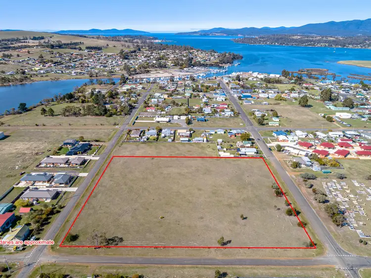 28 Victoria Street, Triabunna TAS 7190