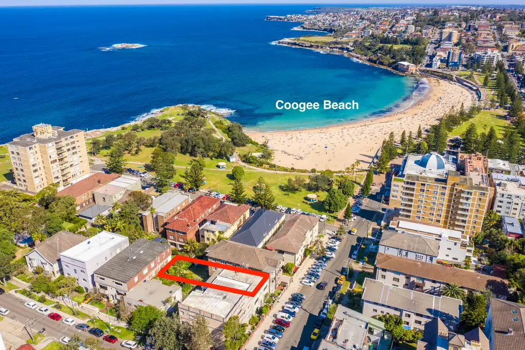 Main view of Homely block of units listing, 1-3/99 Beach Street, Coogee NSW 2034