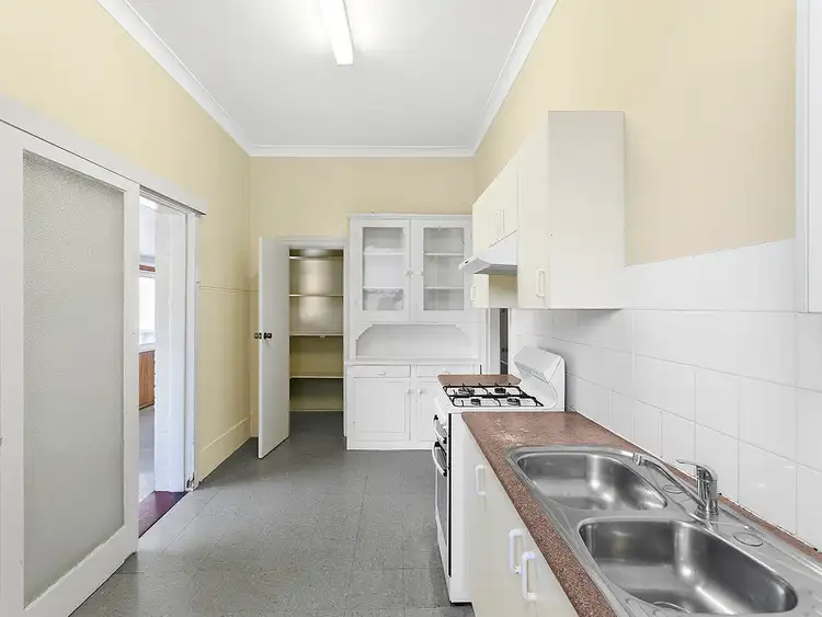Fifth view of Homely block of units listing, 1-3/99 Beach Street, Coogee NSW 2034