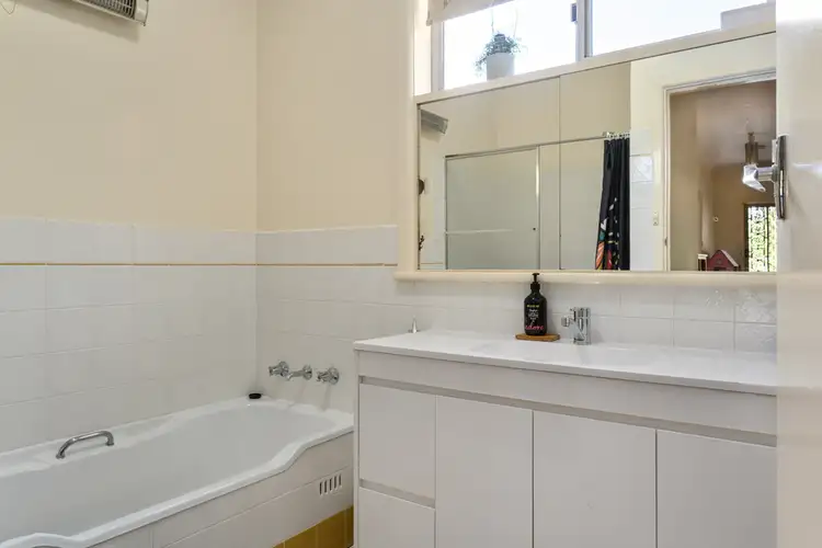 Seventh view of Homely house listing, 6 Mirabelle Court, Wodonga VIC 3690