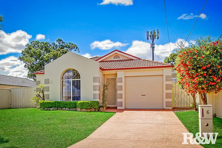 6 Bataan Place, Lethbridge Park NSW 2770