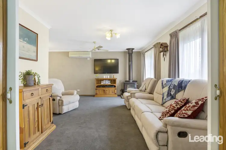 Second view of Homely house listing, 2 Turner Court, Sunbury VIC 3429
