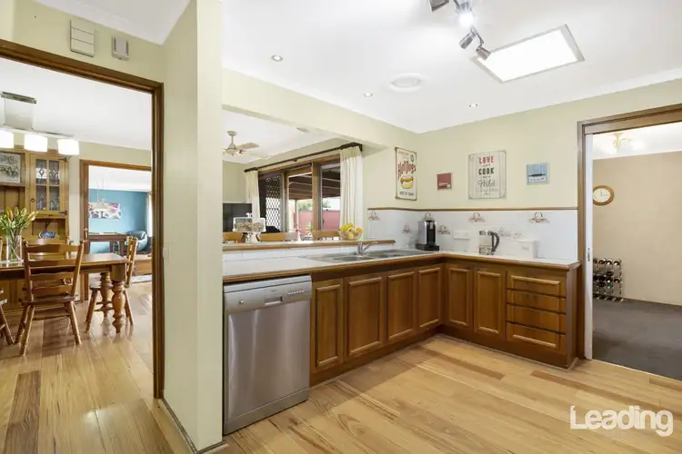 Sixth view of Homely house listing, 2 Turner Court, Sunbury VIC 3429