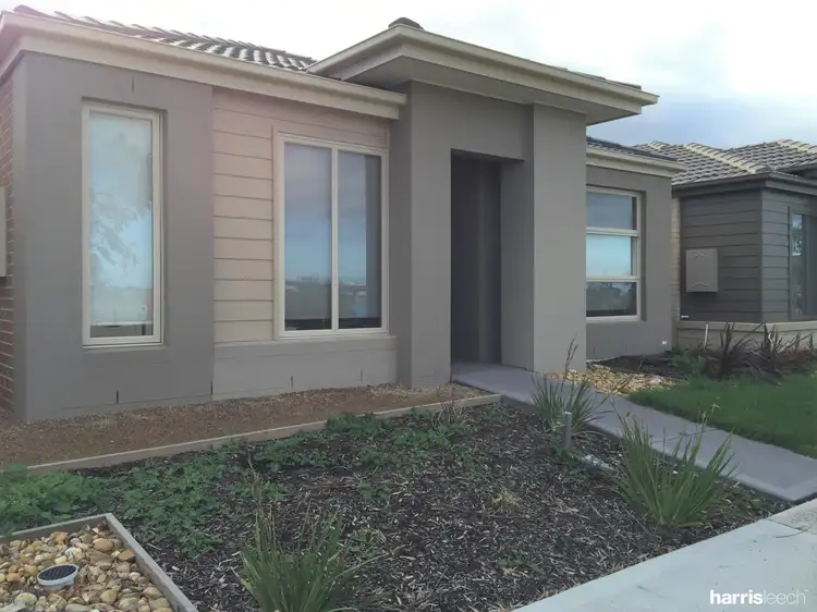 7 Shoreline Lane, Point Cook VIC 3030