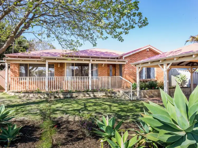 16 Jubilee Avenue, Success WA 6164