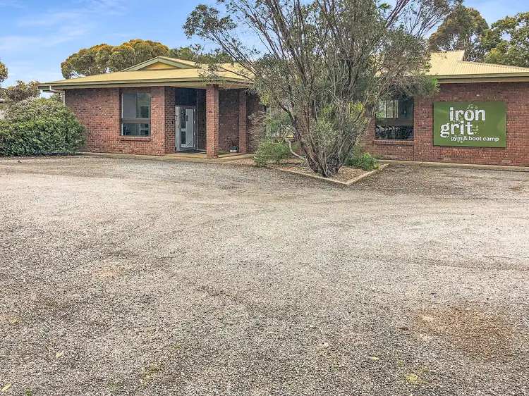 16-18 Warrow Road, Cummins SA 5631