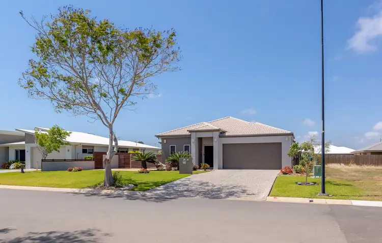 14 Oceanblue Boulevard, Pialba QLD 4655