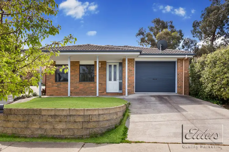 2/17 Claire Court, Kennington VIC 3550