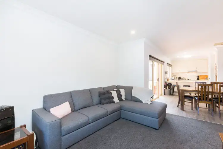 Fifth view of Homely house listing, 10 Finlayson Court, Horsham VIC 3400