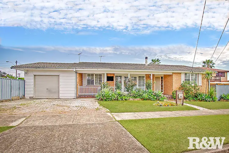 1 Caramar Street, Dharruk NSW 2770