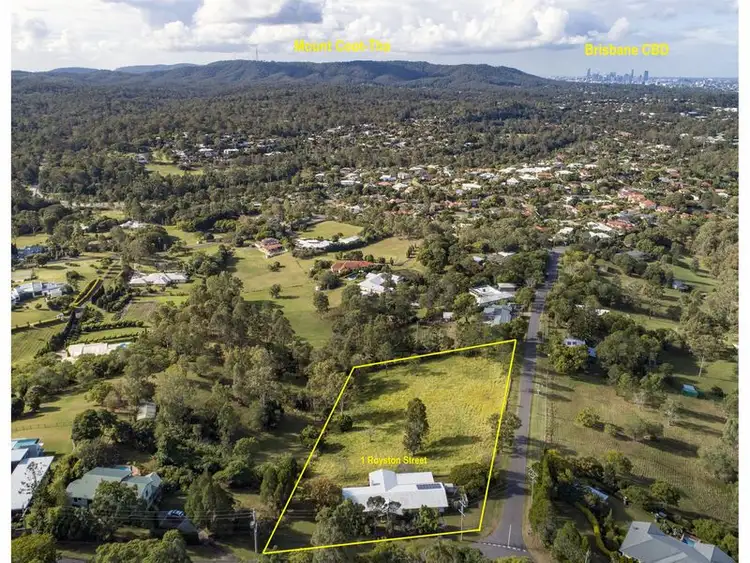 1 Royston Street, Brookfield QLD 4069