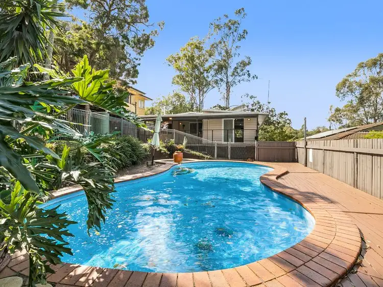 18 Kimba Street, Chapel Hill QLD 4069