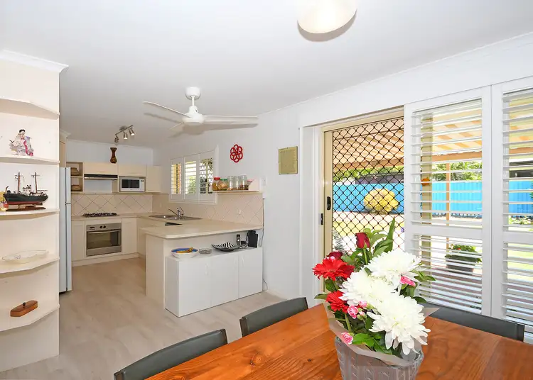 Fifth view of Homely house listing, 8 HARSELAAR DRIVE, Point Vernon QLD 4655