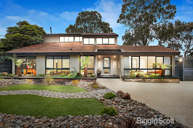 8 Letchworth Place, Wheelers Hill VIC 3150