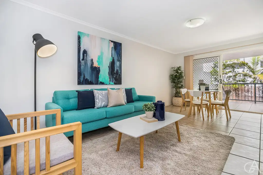 Main view of Homely unit listing, 2/9 Railway Avenue, Indooroopilly QLD 4068