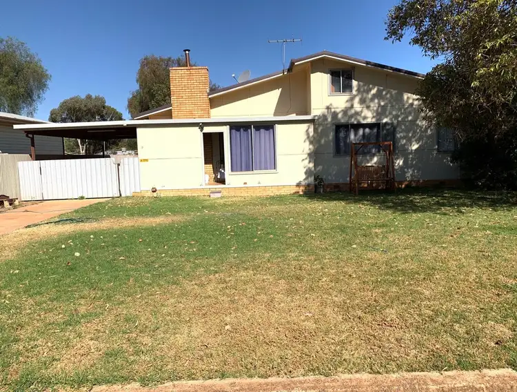 19 Moira Street, Goolgowi NSW 2652