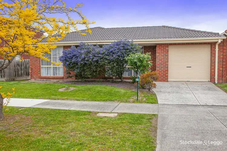 27 Grice Quadrant, Pakenham VIC 3810