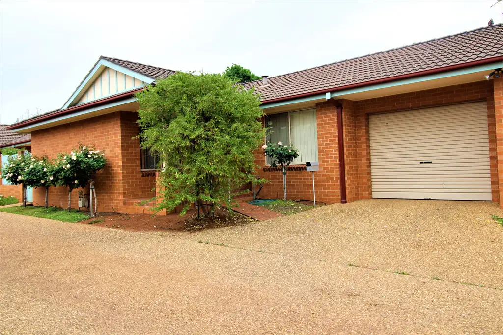 Main view of Homely unit listing, Unit 1/263 Wakaden Street, Griffith NSW 2680