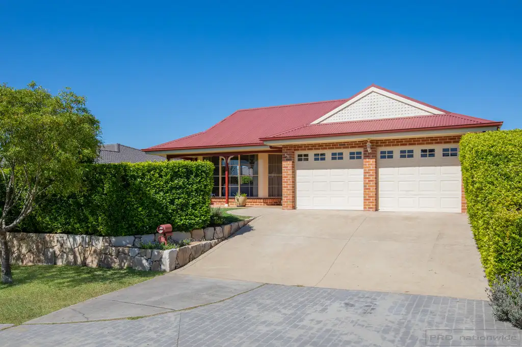 Main view of Homely house listing, 33 Strutt Crescent, Metford NSW 2323