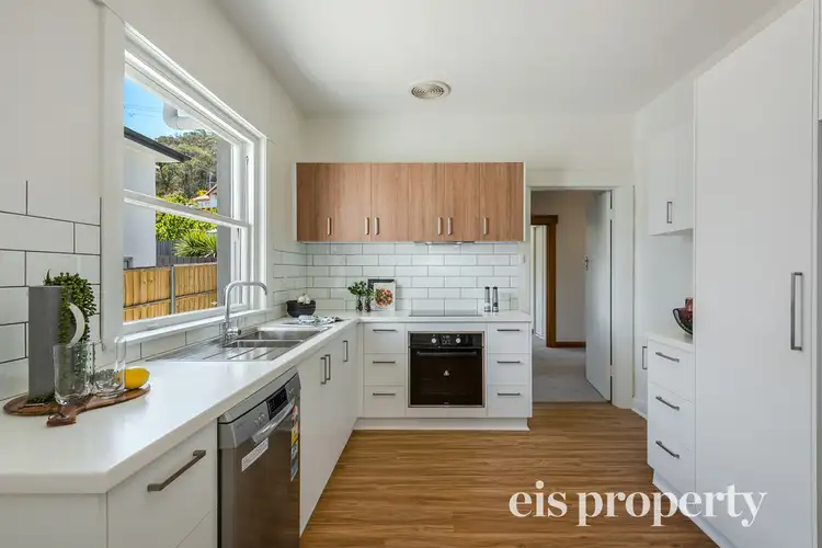 Fifth view of Homely unit listing, 1/10 Eldon Street, Lindisfarne TAS 7015