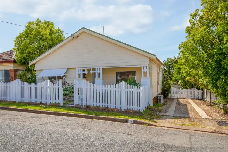 5 Porter Avenue, East Maitland NSW 2323