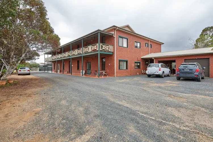 4 Vaughan Street, Junee NSW 2663