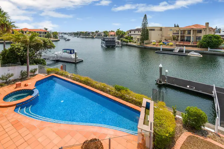 10 Brittanic Crescent, Sovereign Islands QLD 4216