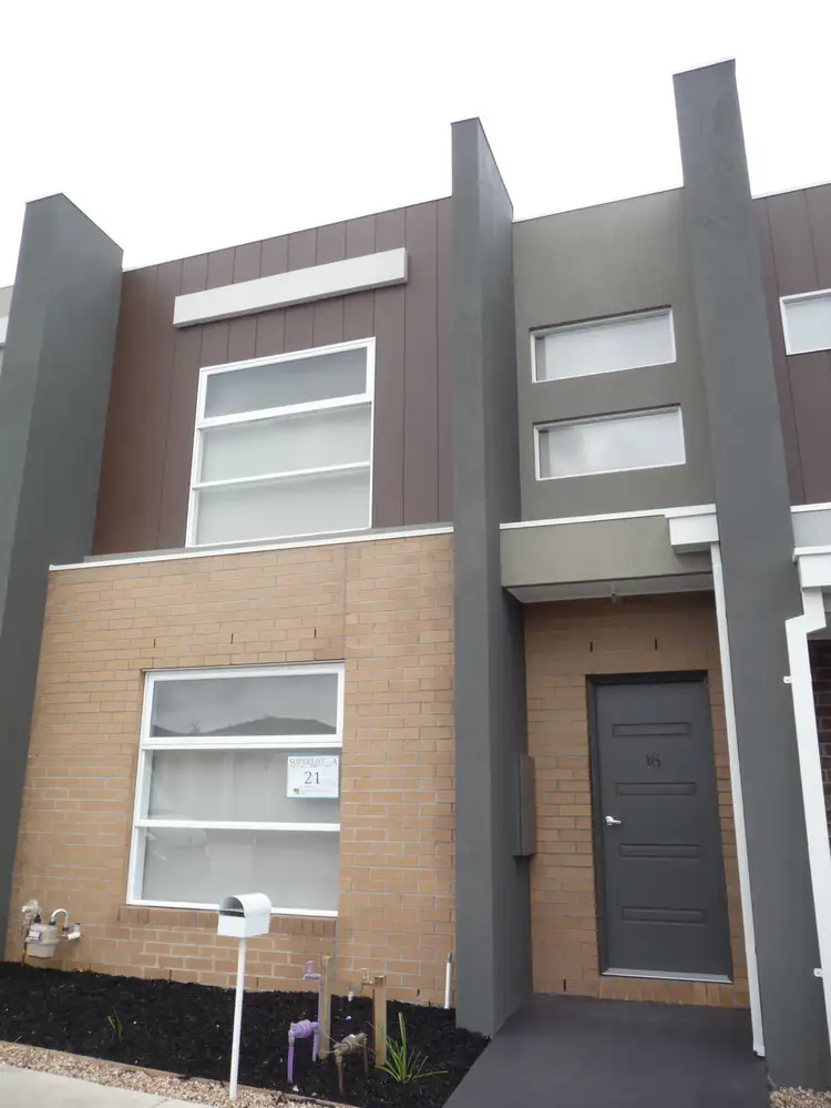 16 Palmero Street