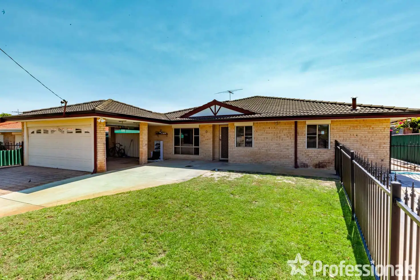 Main view of Homely house listing, 10 Walker Pl, Gosnells WA 6110