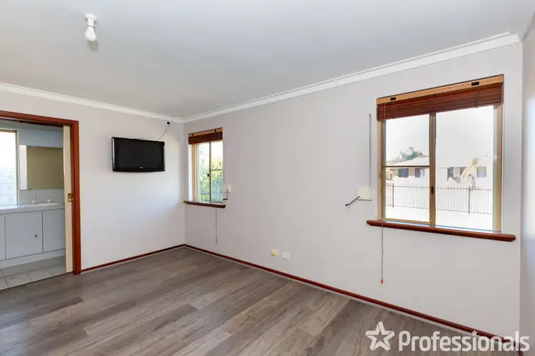 Sixth view of Homely house listing, 10 Walker Pl, Gosnells WA 6110