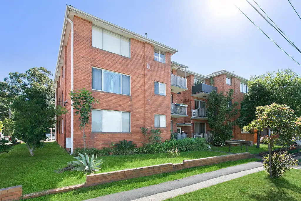 Main view of Homely apartment listing, 2/2 Evans Avenue, Eastlakes NSW 2018