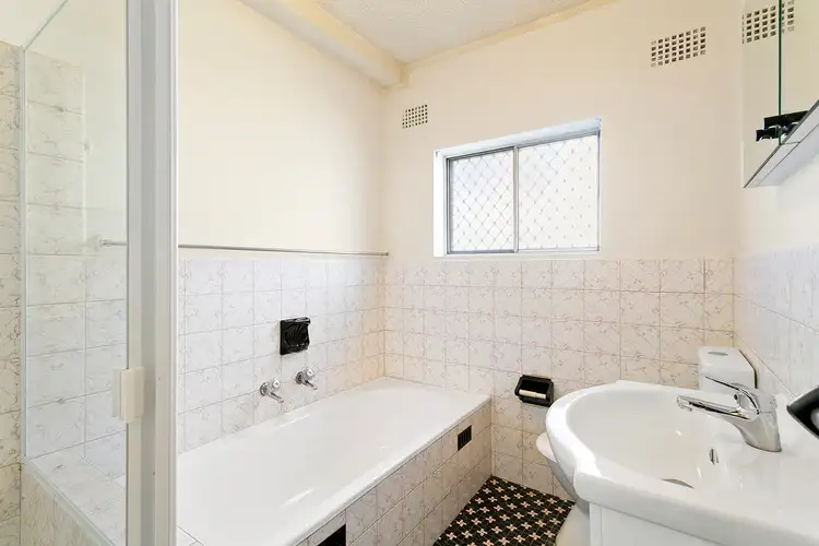 Sixth view of Homely apartment listing, 2/2 Evans Avenue, Eastlakes NSW 2018