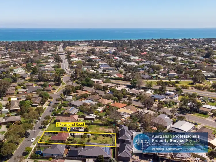 7 Raymond Rd, Seaford VIC 3198