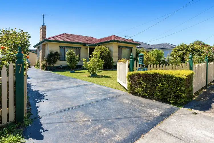 Second view of Homely house listing, 7 Raymond Rd, Seaford VIC 3198