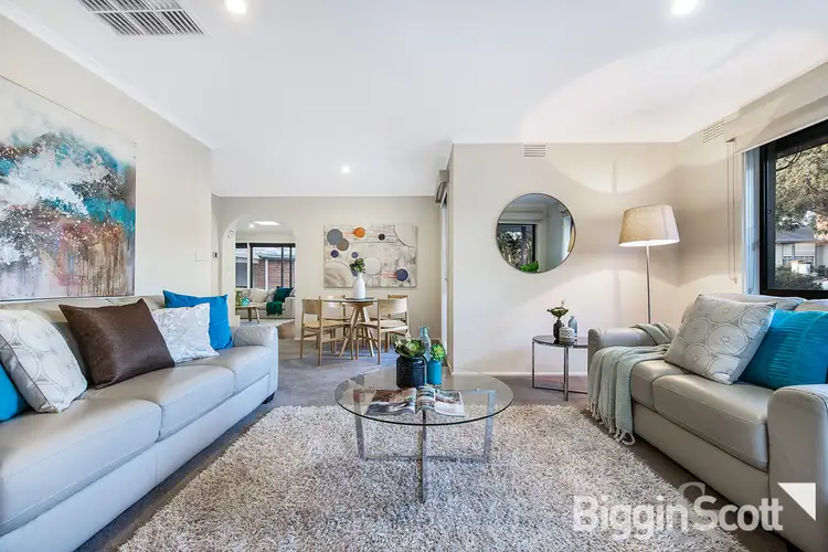 90 Tiverton Drive, Mulgrave VIC 3170