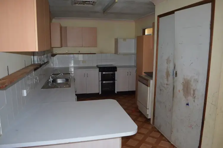 Fourth view of Homely house listing, 8 Luck Place, Emerald QLD 4720