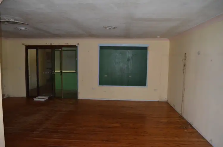 Fifth view of Homely house listing, 8 Luck Place, Emerald QLD 4720