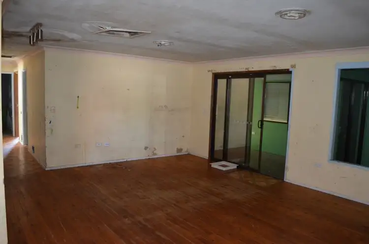 Sixth view of Homely house listing, 8 Luck Place, Emerald QLD 4720