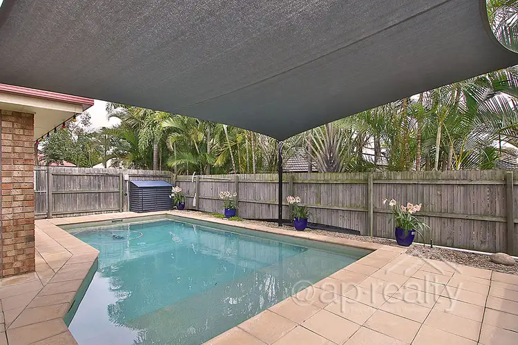 4 Simpson Way, Forest Lake QLD 4078