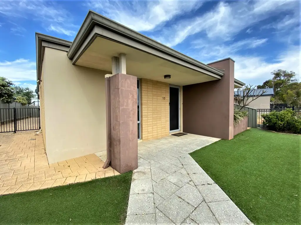 Main view of Homely house listing, 10 Fareham Crescent, Wellard WA 6170